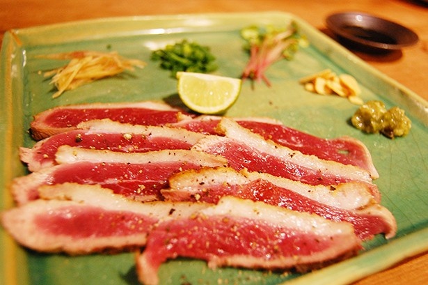 「鴨ロースのたたき」(1000円)など、鴨はツムラ本店の河内鴨を使用