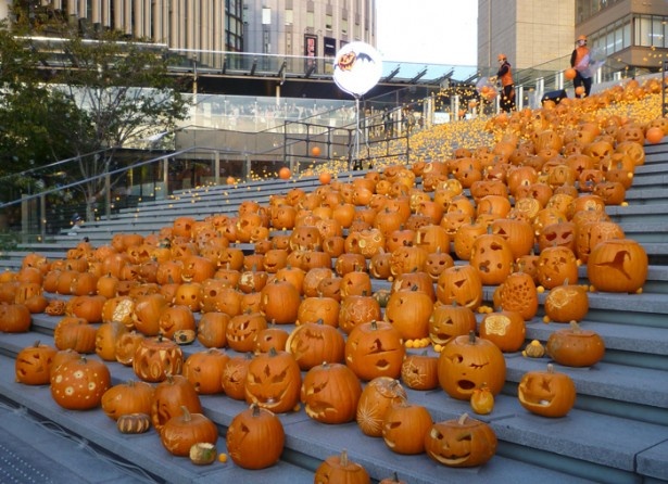 画像1 5 グランフロント階段をかぼちゃのお化け500個がジャック ウォーカープラス