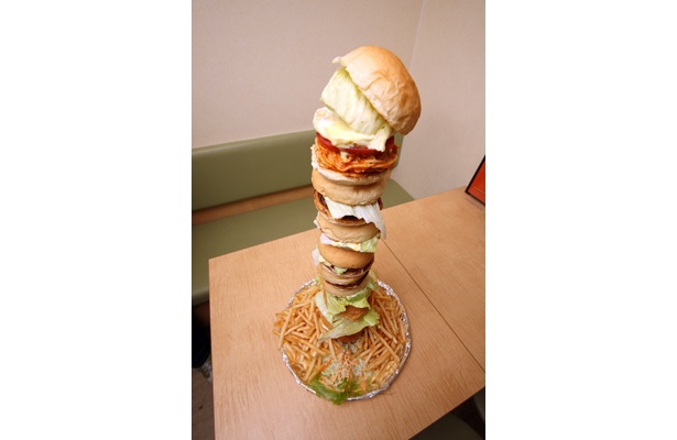↑上から見るとさらに迫力が増すロケットバーガー