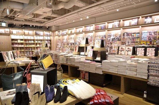ミナミの楽しい待ち合わせスポットに。関西初進出の＠cosme storeにざわちん登場！11/1リニューアルオープン 「TSUTAYA EBISUBASHI」がスゴイ