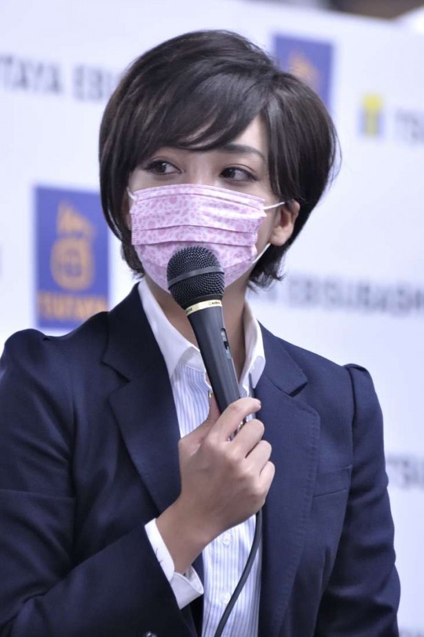 滝川クリステル風のメイクで登場したざわちん