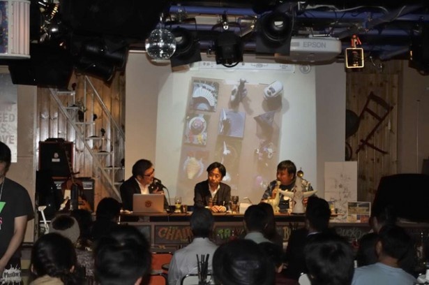 宮脇社長は太陽の塔フィギュアを作るきっかけになった「タイムスリップグリコ大阪万博編」を持ってきてくれた