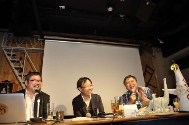 宮脇社長は万博関連のフィギュア、白井館長は画像コレクションを披露。太陽の塔だけで思いっきり盛り上がった3時間だった