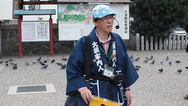 大須の街を知り尽くすガイドの坂下信夫さん