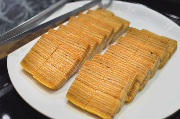 マレーシアではポピュラーな焼き菓子、クエは柔らかな食感がクセになる