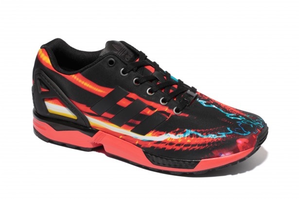 ネオンカラーが主張する！アディダス オリジナルス「ZX FLUX」の新作登場