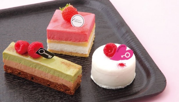 セリュリエの3品。 フロマージュ クリュ（右）¥400、ピスターシュ（左）¥411、フレーズココ（奥）¥432