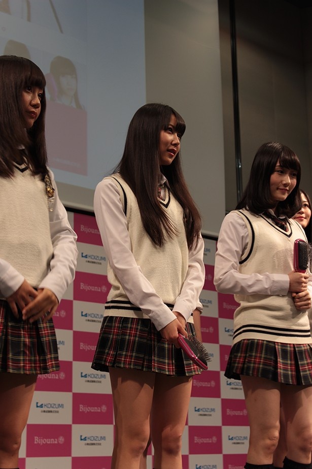 【写真を見る】「しがらみをリセットしてもらいたい」と意気込みを語る白間美瑠