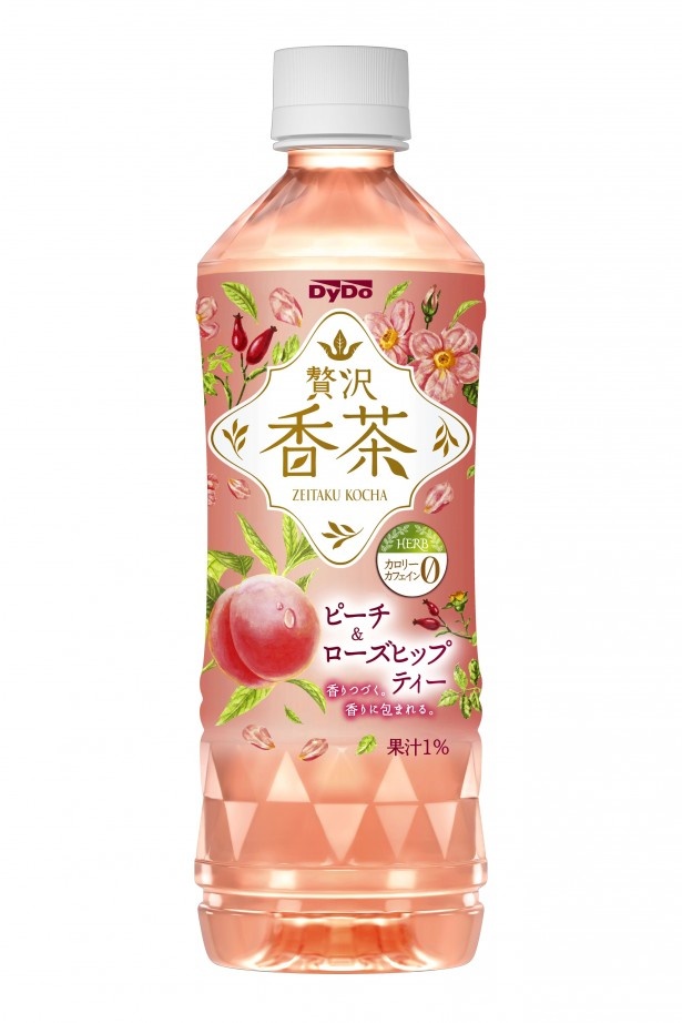  【写真を見る】同シリーズの「贅沢香茶 ピーチ＆ローズヒップティー」(希望小売価格・税抜140円)。ローズヒップ・ハイビスカス・ルイボスの3種類のハーブ入り