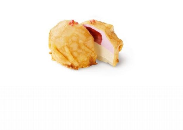 レアチーズと相性抜群のイチゴを使用したスイーツ「イチゴのレアチーズクレープ包み」(480円)