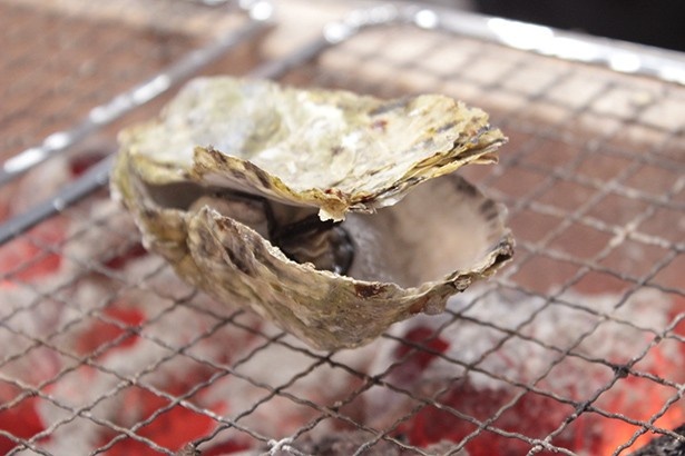 カキのスープが泡立つ！ふっくらした身と一緒に味わいたい