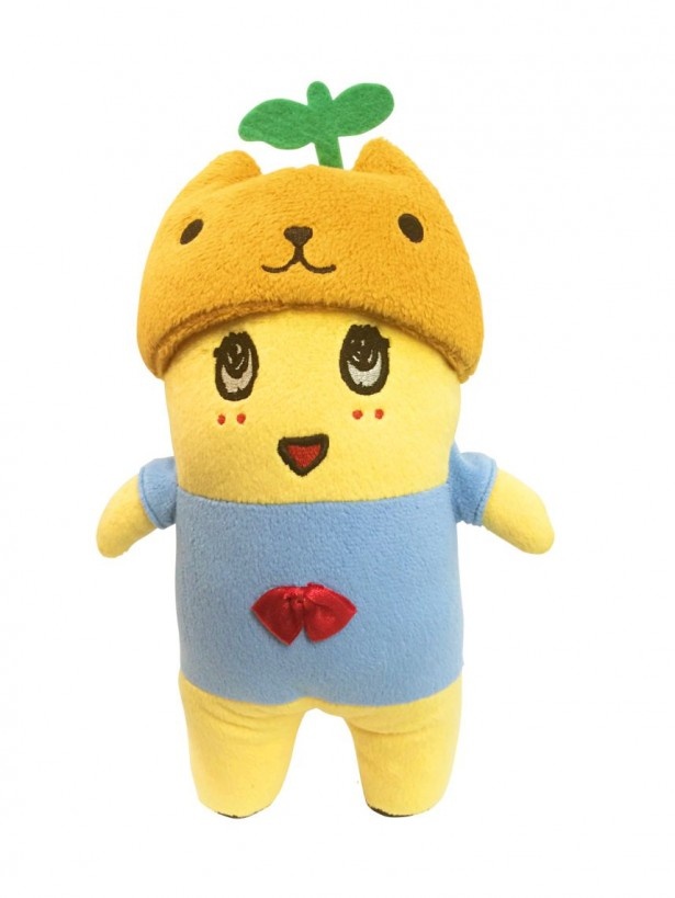 【写真を見る】カピバラさんの帽子をかぶったふなっしーのぬいぐるみ(税抜1800円)