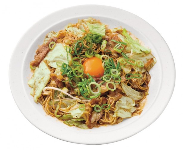 8店舗中で唯一の焼きラーメンとなった、博多新風「博多焼きラーメン」。野菜たっぷりなので女性におすすめ