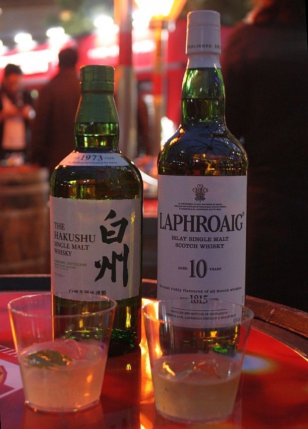 記者は「白州」と「ラフロイグ10年」をハイボールにして飲み比べてみた