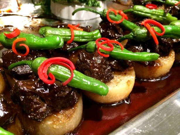 「CHINESE DINING 元町 心心相印」の「岩手畜産流通センター厳選の和牛頬肉 イタリアンバルサミコソース」