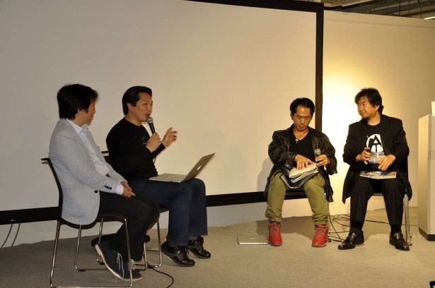 「Macintosh 30Years Meeting KOBE」のトークショー。左から林信行さん、杉本真樹さん、中尾毅さん、村上丈一郎さん