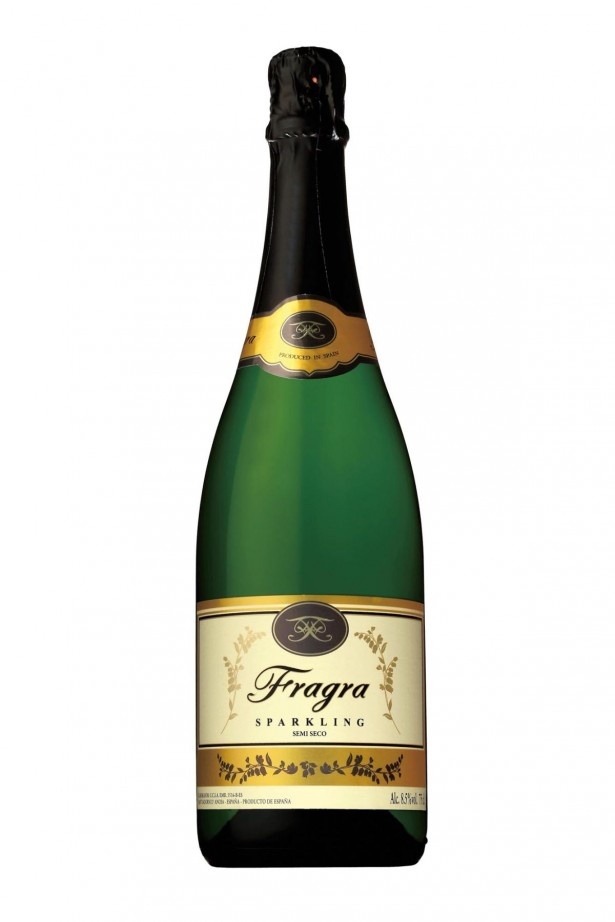 ローソン限定販売のスパークリングワイン「サントリー フレグラ」(798円、12月9日より発売、750ml)。やや甘口の味わい