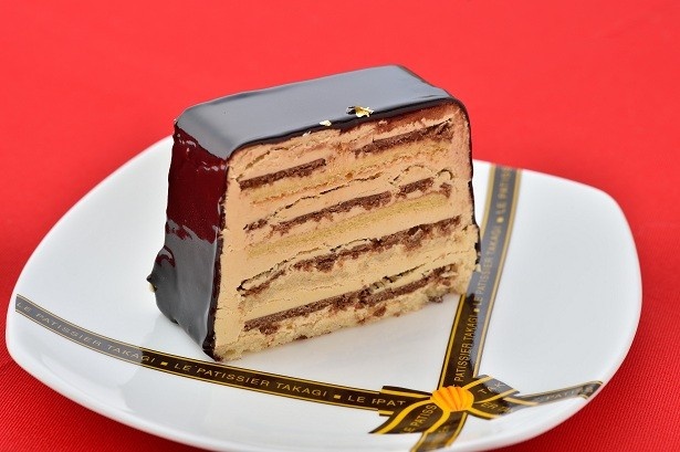 キットカットのサクサクとした食感を表現したクリスマスケーキ