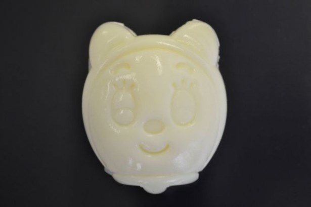 ゆでたまごが熱いうちに型に入れて作ろう！「ゆでたまごっこ」の「ドラミ」(108円)
