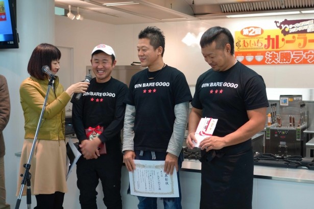 つけ麺・まぜそば部門2位　ぎん晴れ55の3店主、澤竜一郎さん、落合弘忠さん、和田剛さん（写真左より）