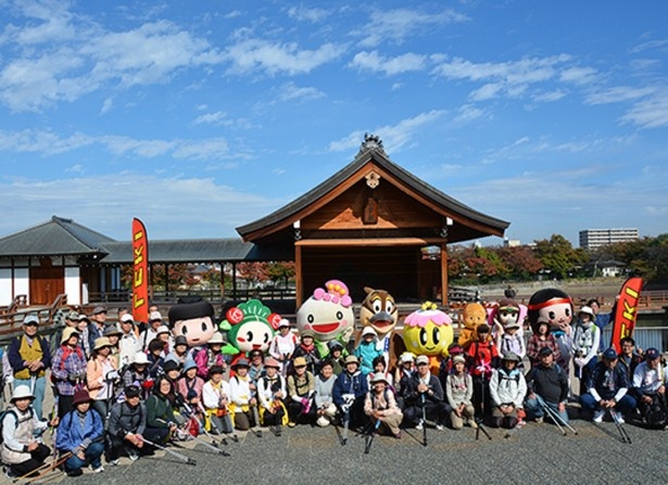 10/25に奈良県大和高田市で「緑の一里塚除幕式・ノルディックウォーキング」を開催