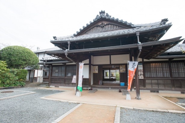 伊藤博文別邸。隣接して旧宅があるが、内部は見学不可となっており、外観のみ見ることができる