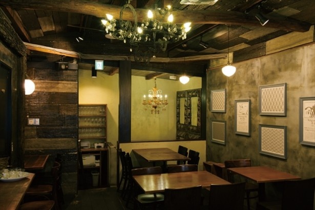 「KITCHEN TACHIKICHI 旬熟成」(東京・麻布十番)は落ち着いた雰囲気