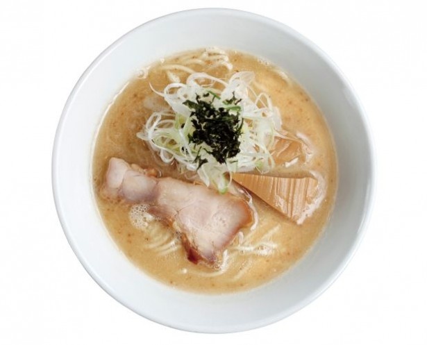 五ノ神水産で食べられる「らーめん銀だら搾り」(780円)は、見た目以上に魚のダシが効いている