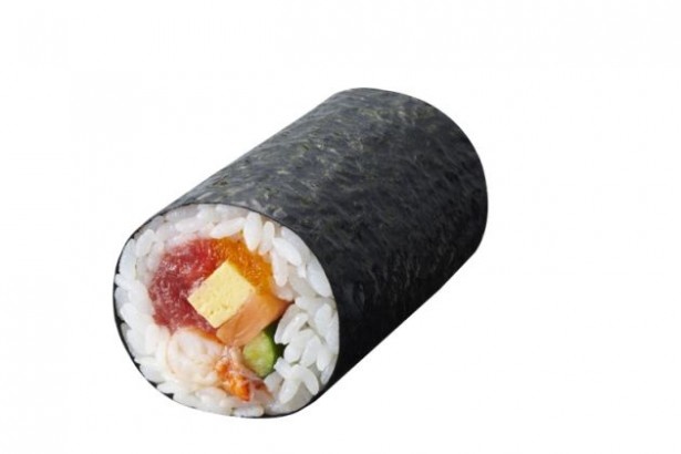 焼津港で水揚げされたマグロや、車海老などを贅沢に使用した「海鮮上恵方巻」(598円)