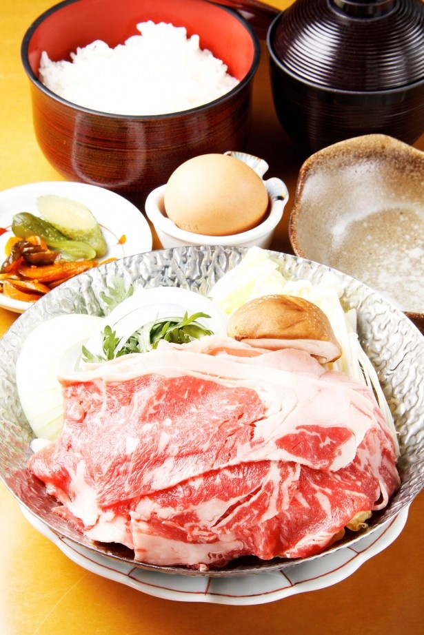 「すきやき定食」(1100円)は士幌牛のロースが味わえる一品