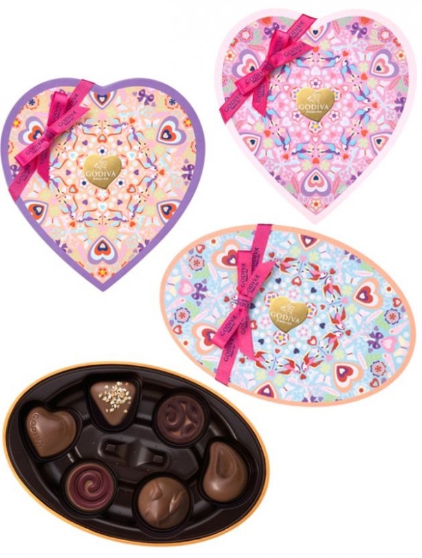 限定チョコや定番商品が入った「ゴディバ フォンダンショコラ ハートボックス」(6粒入り2592円、11粒入り4104円)と「ゴディバ フォンダンショコラ ミルクアソートメント」(6粒入り2484円)
