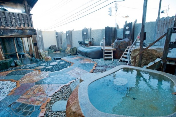「宿膳八幡屋 満海の湯」には、玄界灘を一望できる絶景露天風呂も！