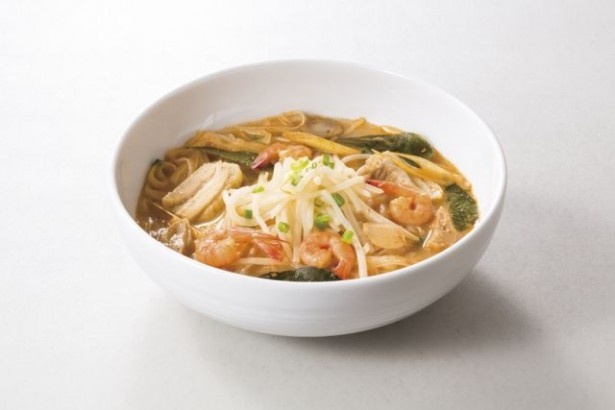本格的な味わいで好評を得た「トムヤムクンのフォー」(948円)など、各フェアで人気1位のメニューが1月15日(木)より再登場！