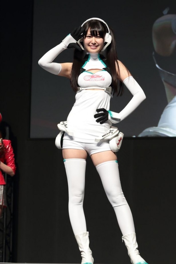 群馬県出身のレースクイーン、荒井つかさ