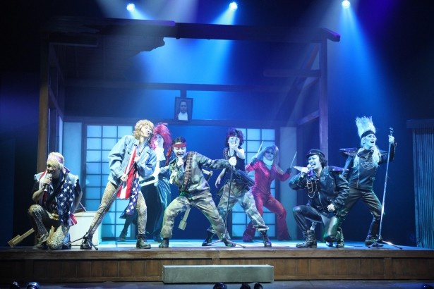 ゲストの木村了は、歌やダンスを交えてパワフルに活躍