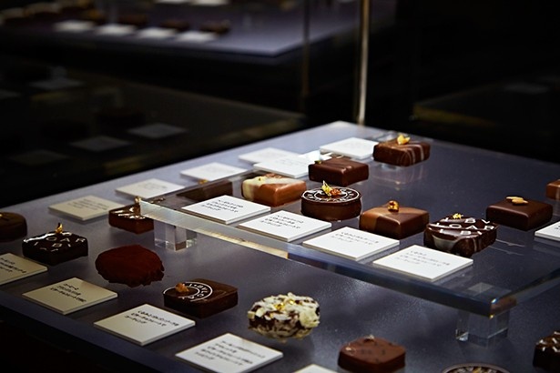 「食べる宝石」が100点！ブルガリのチョコレート回顧展