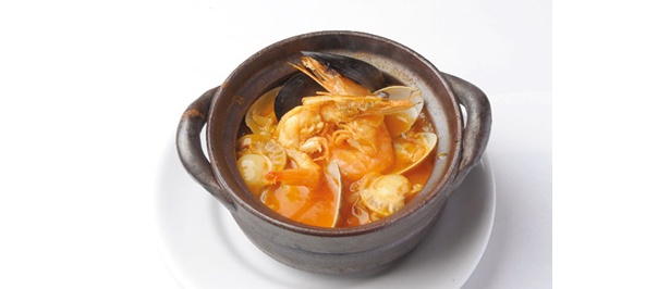 ランチの名物「魚介のペスカトーレオジャ」（1000円）