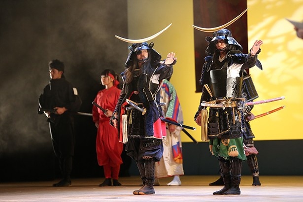 奥州・仙台おもてなし集団、伊達武将隊の演武。伊達政宗が若き日の仲間や奥州の民との絆を描いた演目を披露