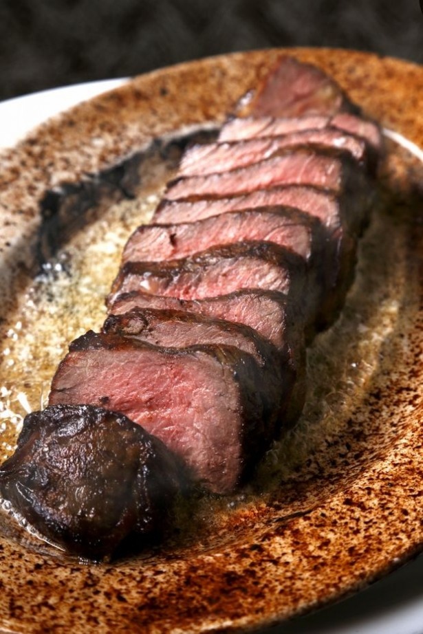 ディナーで食べられる「4 U.S.熟成肉のステーキ(200g)」(4500円)