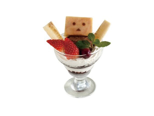 【写真を見る】食べるのがもったいない!?「ダンボーパフェ・ミニ」は、チョコバナナverとフランボワーズverの2種類