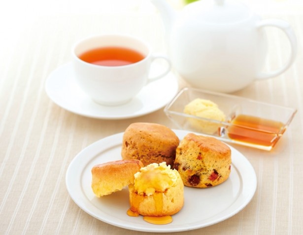 隣接のルピシアでは紅茶、緑茶など120種類以上のお茶を取り扱っているので、スコーンとお茶を楽しむのもおすすめ