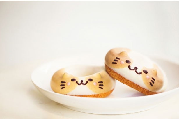 ぴょこんと耳が生えている「にゃらんドーナツ」(190円)はフロレスタ 神戸トアロード店で販売