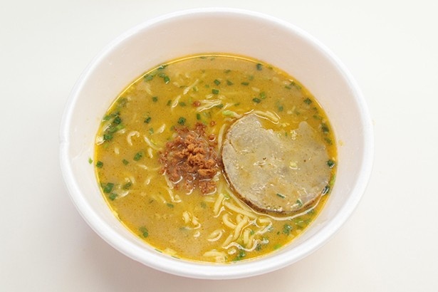 揚げ玉は食べる直前に入れて、カリカリの食感を楽しみたい