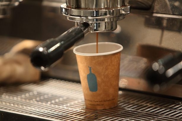 カフェスペースで提供されるドリンクは、ドリップコーヒーの他、エスプレッソやマキアートを用意