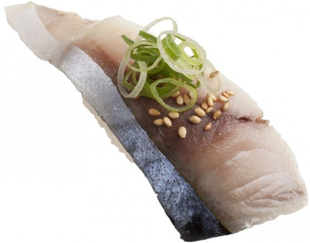 金華山沖で水揚げされた「金華さば」を使った「金華山沖とろ〆さば」(税抜100円)