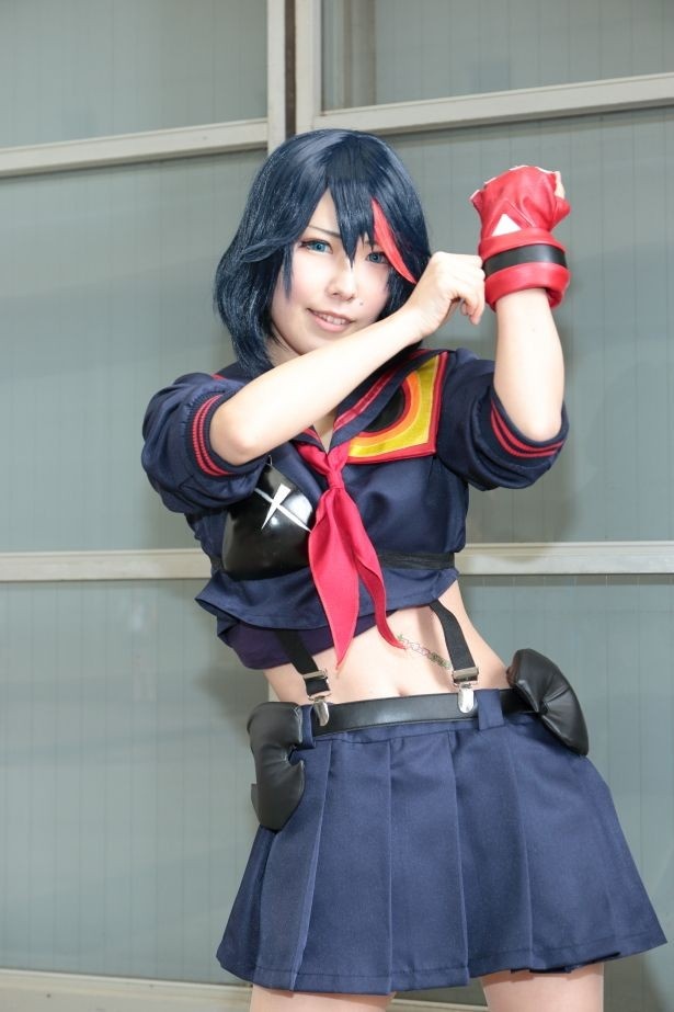 「キルラキル」の纏 流子(コスプレネーム＝しぐまる)