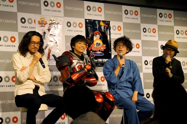 「家族のシーンは監督の実家で撮影したので、本当に人の家にお邪魔している感じだった」と片桐仁