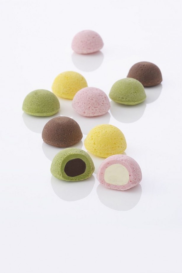 「スプリングコロール」(3種3個入り324円～)は、パステルカラーのキュートなクッキー。サクサクとした食感と風味豊かな味わいが魅力だ