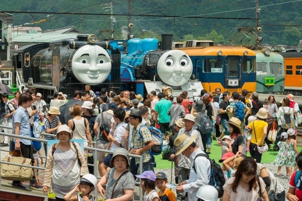 2014年の運行では、子供はもちろん大人までもが大興奮！(2014年撮影)