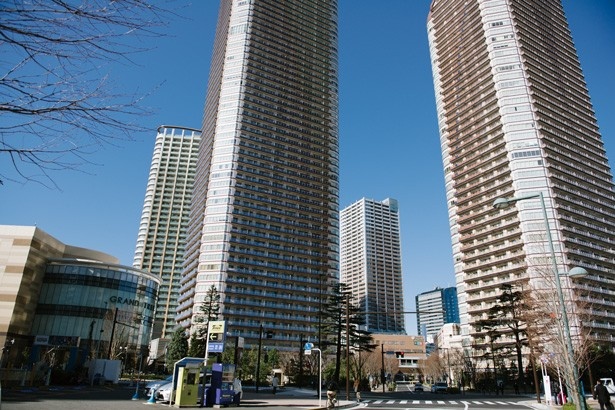 武蔵小杉駅周辺に立つ高層マンション
